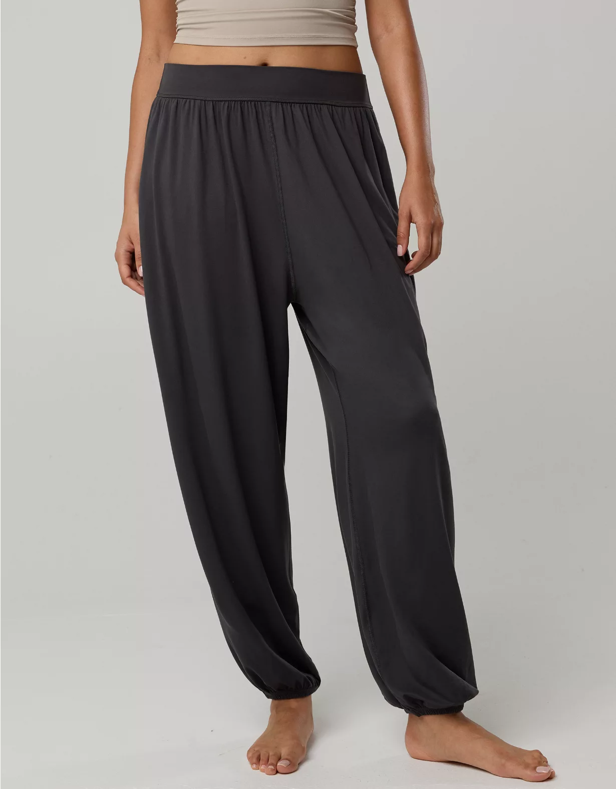 OFFLINE By Aerie The Hugger Go With The Flow Baggy Jogger Smoked Gray